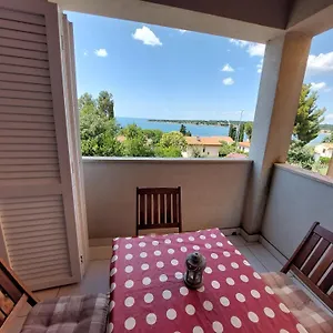 Henc Novigrad Istria