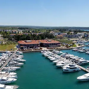 Boutique Nautica - & Wellness, Private Parking, Pet Friendly Hotel